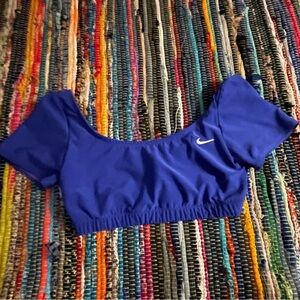 nike dri fit crop tee